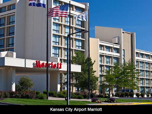 distance kansas city airport to marriott country club plaza